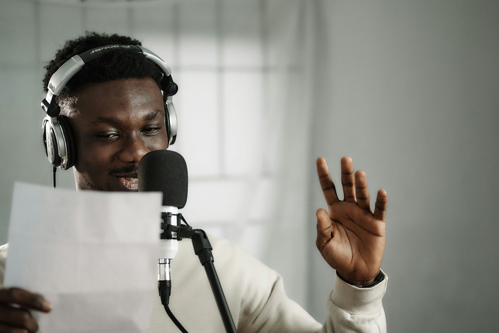 Artiste de voix hors-champs